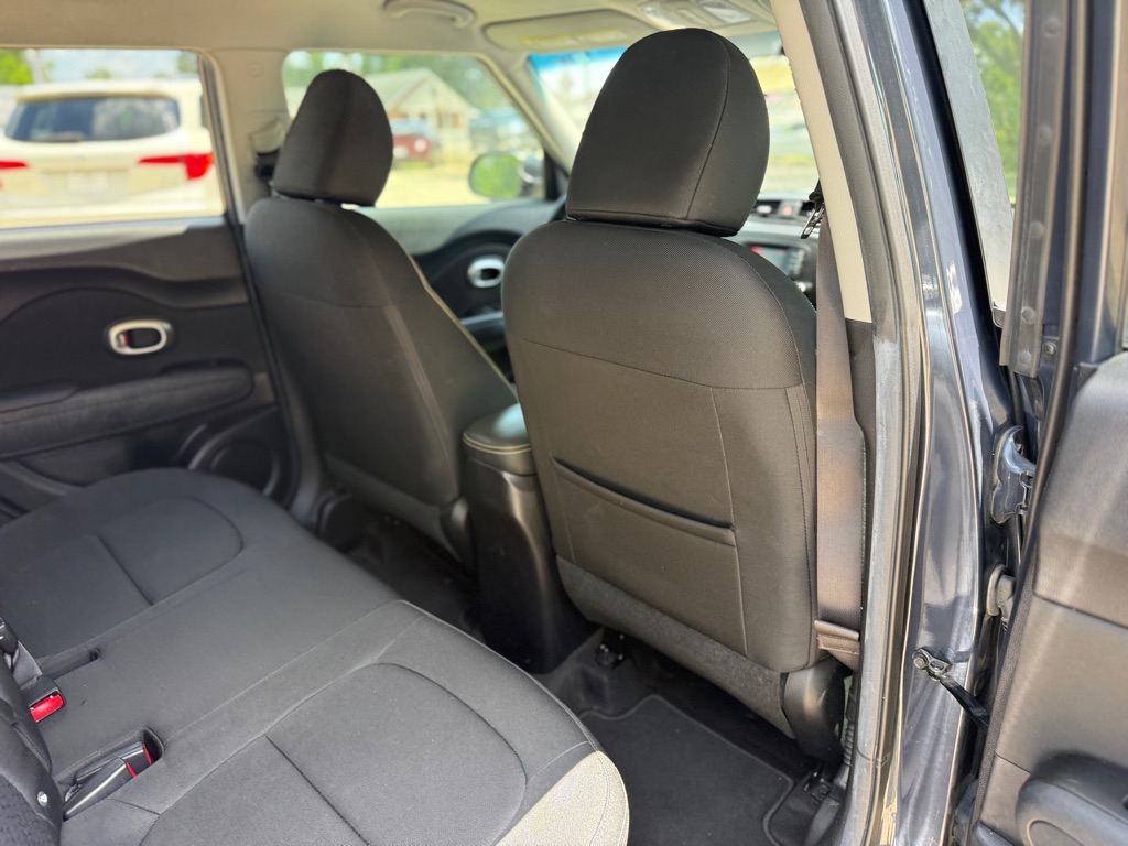 Photo 17 of this KIA SOUL