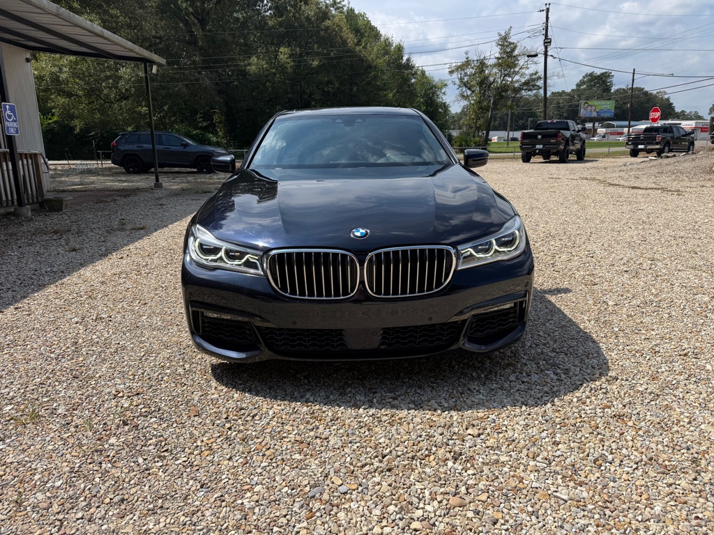 Photo 2 of this BMW 750