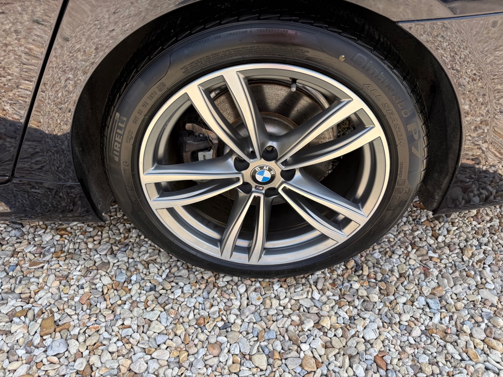 Photo 28 of this BMW 750