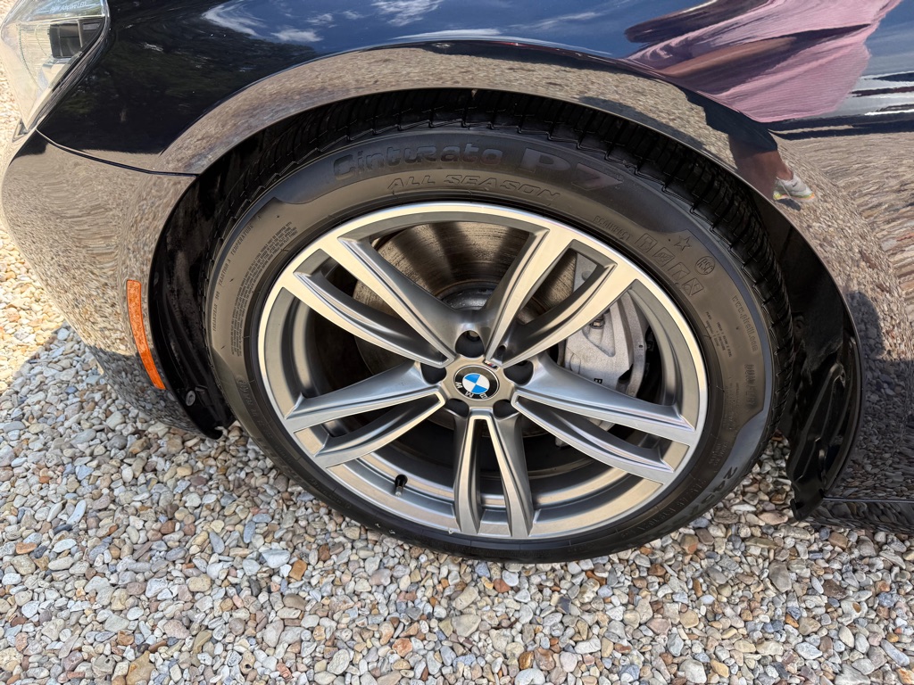 Photo 27 of this BMW 750