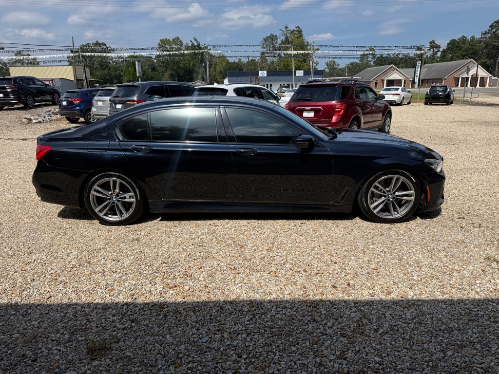 Photo 4 of this BMW 750