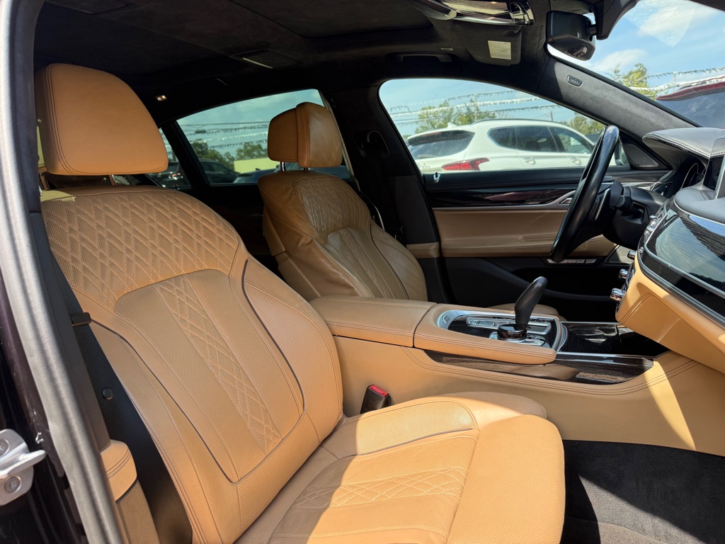 Photo 15 of this BMW 750