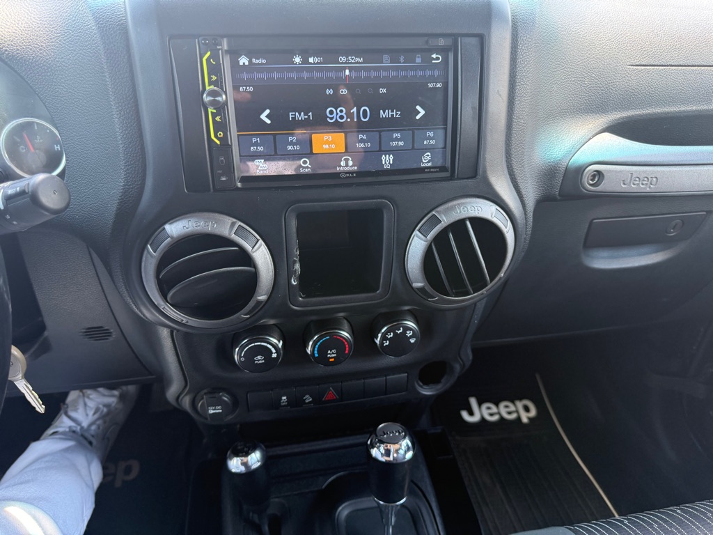 Photo 9 of this JEEP WRANGLER UNLIMI