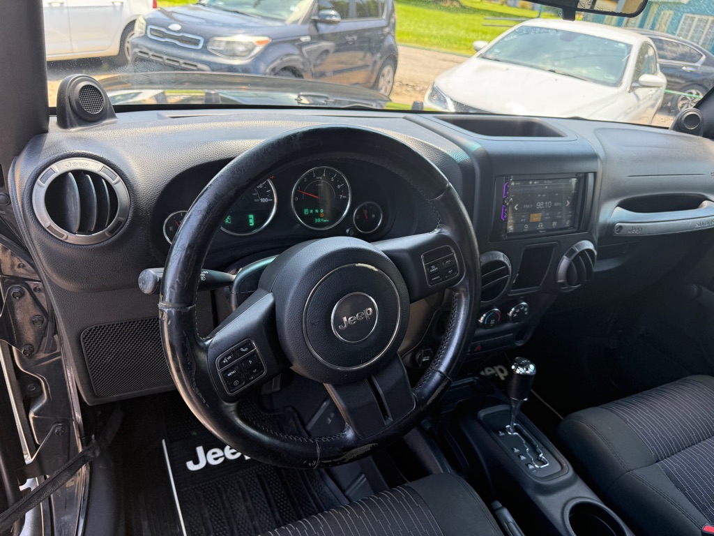 Photo 8 of this JEEP WRANGLER UNLIMI