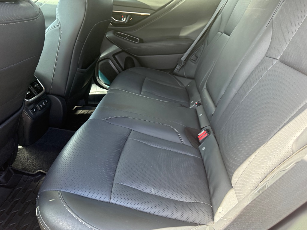 Photo 11 of this SUBARU OUTBACK