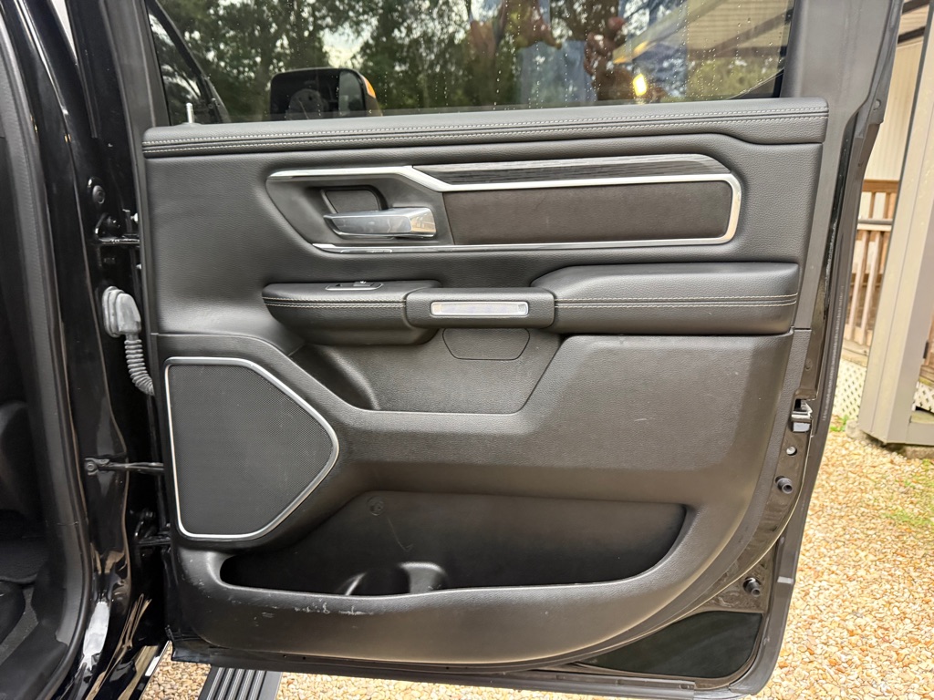 Photo 19 of this RAM 1500