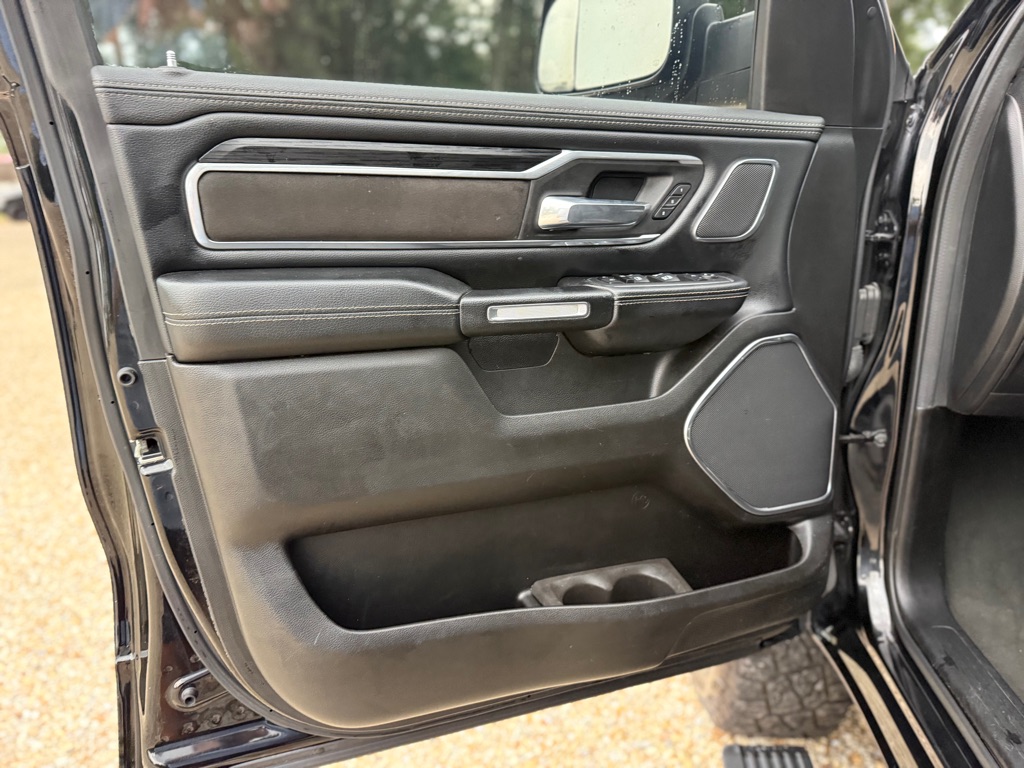 Photo 22 of this RAM 1500