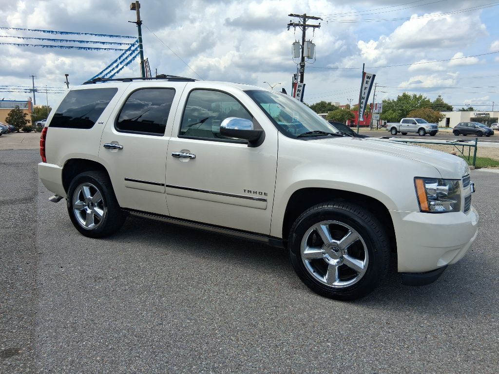 Photo 2 of this CHEVROLET TAHOE