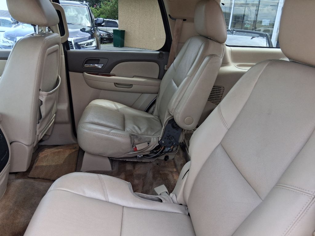 Photo 7 of this CHEVROLET TAHOE