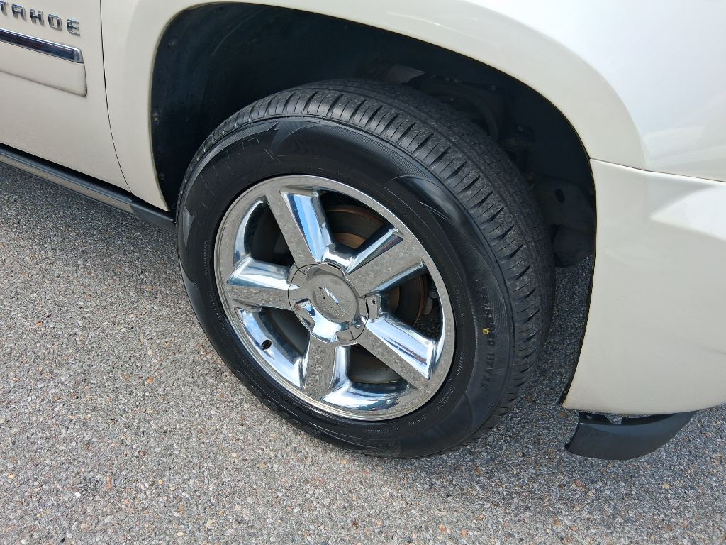 Photo 11 of this CHEVROLET TAHOE