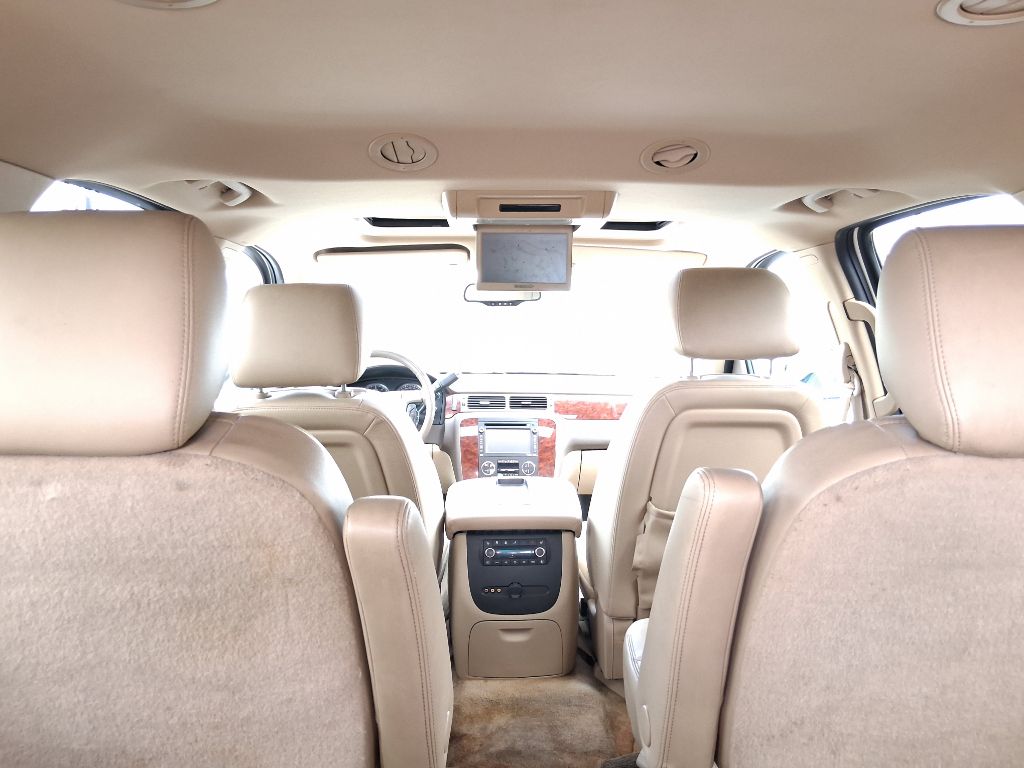 Photo 8 of this CHEVROLET TAHOE