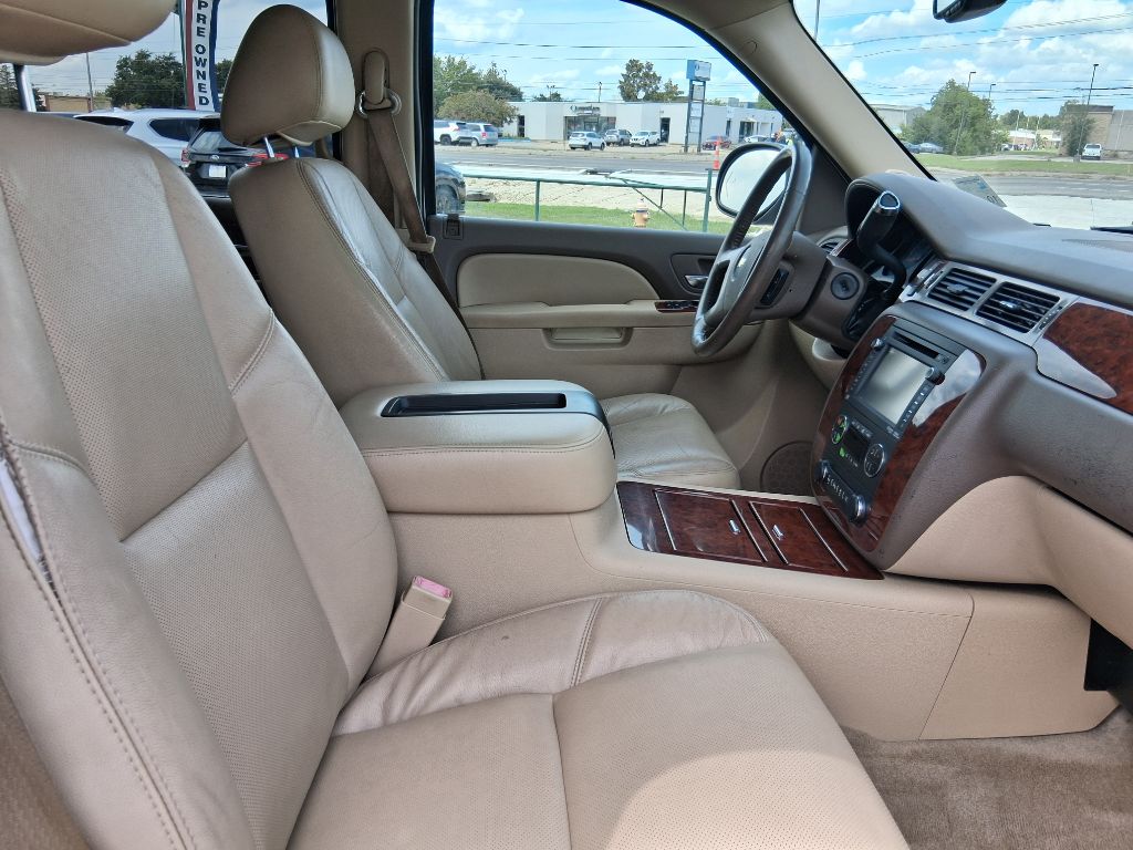 Photo 6 of this CHEVROLET TAHOE