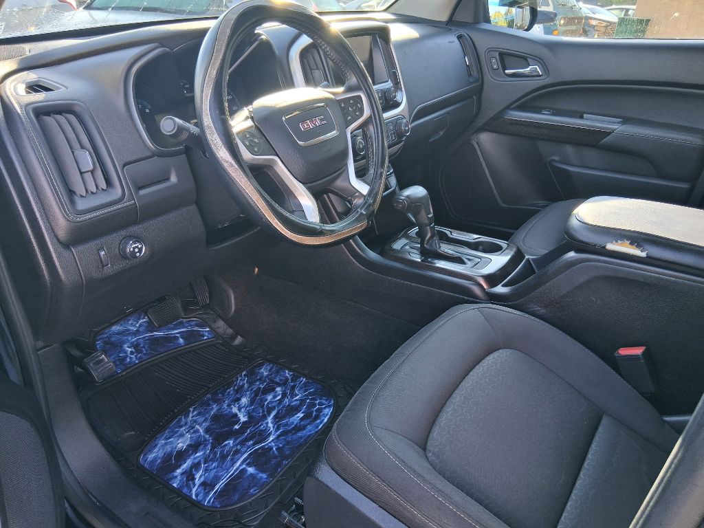 Photo 6 of this GMC CANYON