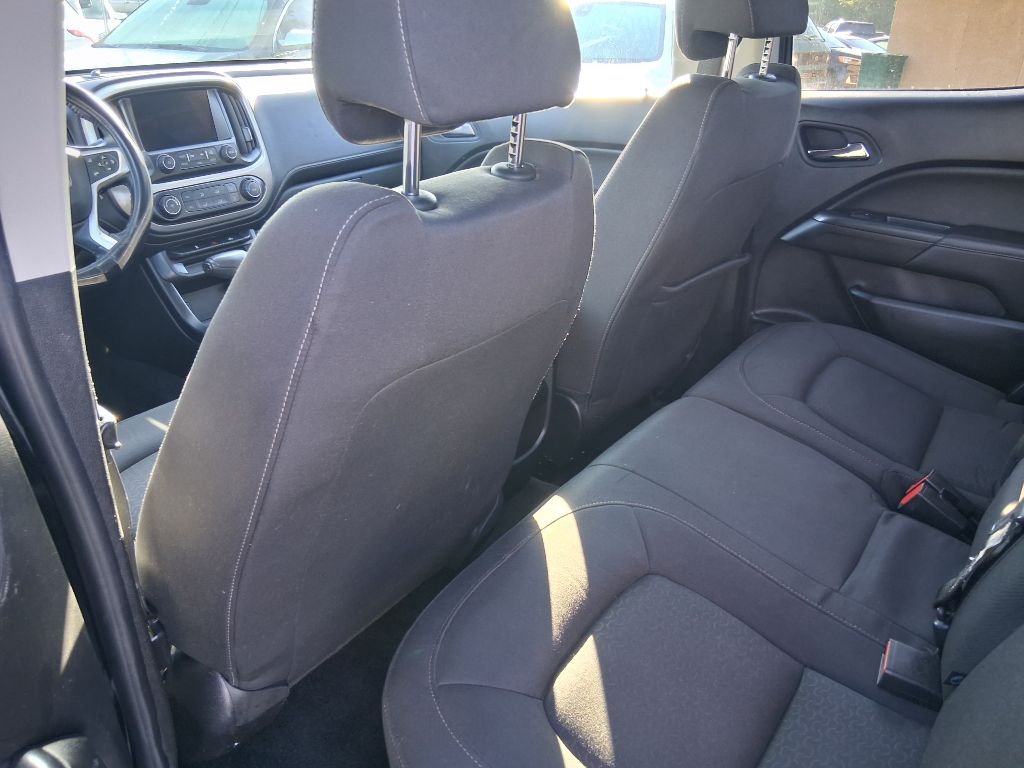 Photo 10 of this GMC CANYON