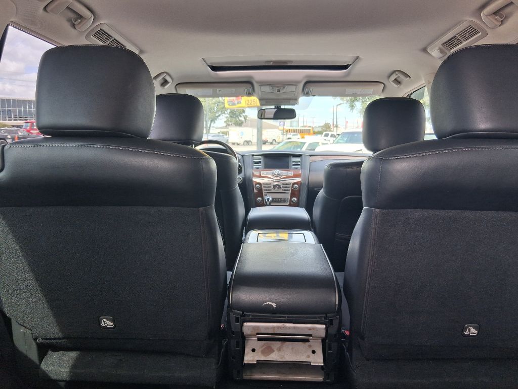 Photo 7 of this INFINITI QX80