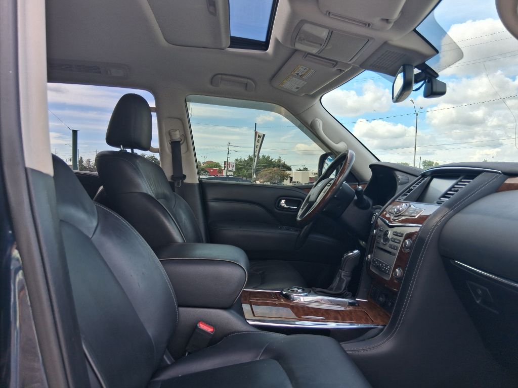 Photo 8 of this INFINITI QX80