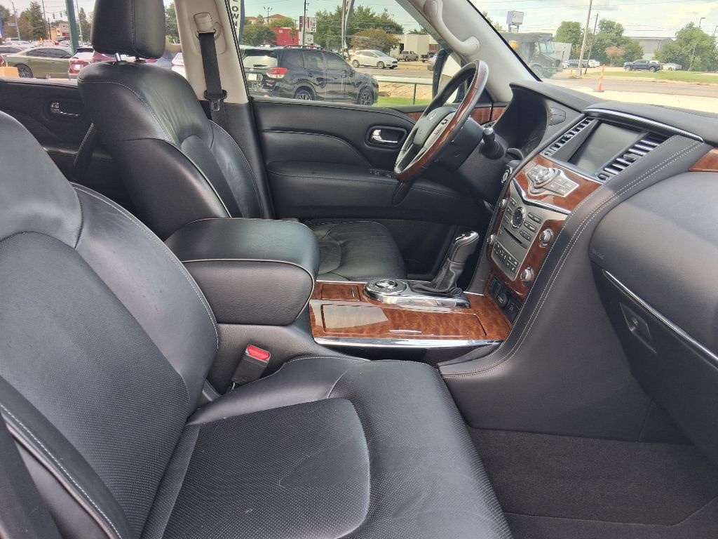 Photo 11 of this INFINITI QX80