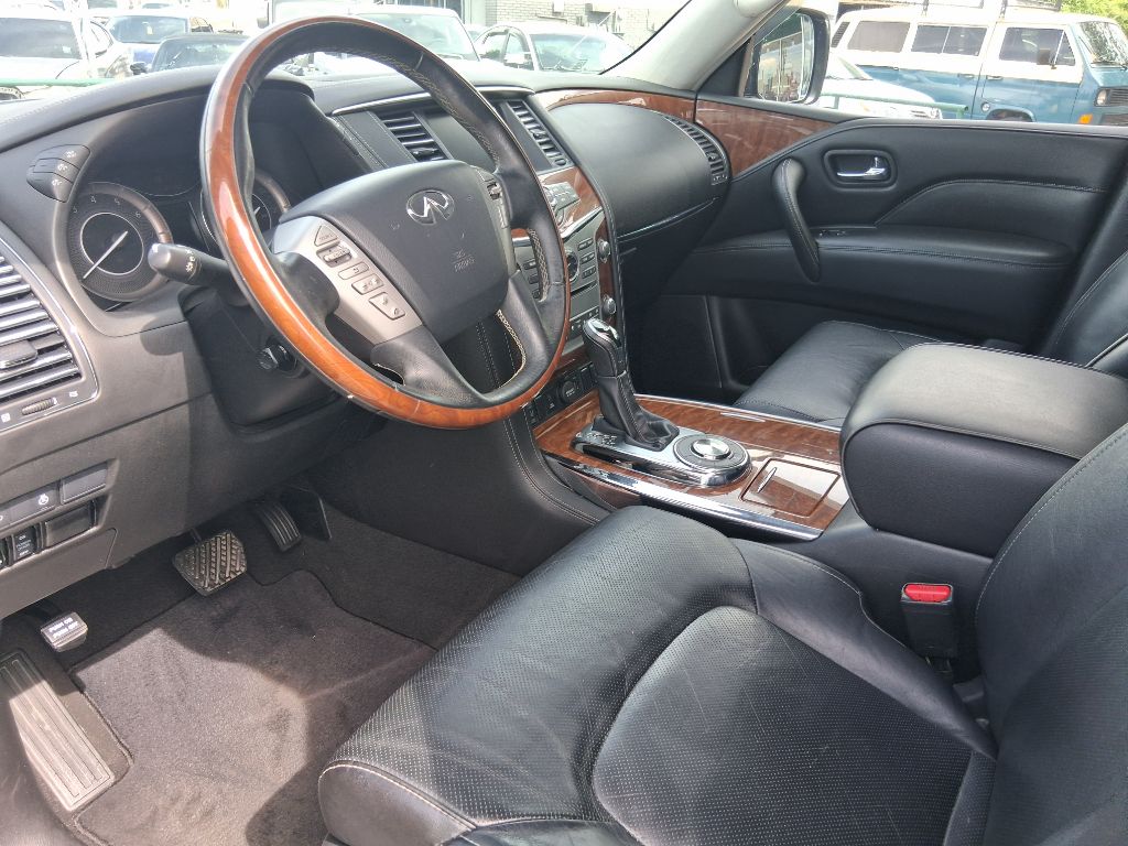 Photo 12 of this INFINITI QX80
