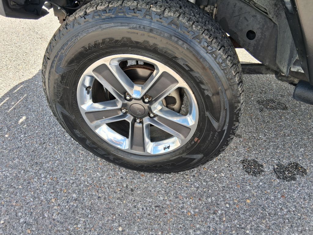 Photo 17 of this JEEP WRANGLER UNLIMI