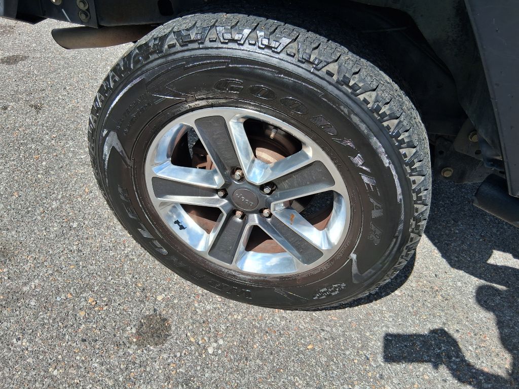 Photo 15 of this JEEP WRANGLER UNLIMI