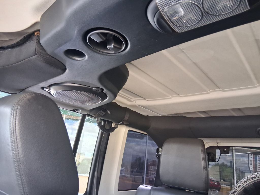 Photo 10 of this JEEP WRANGLER UNLIMI