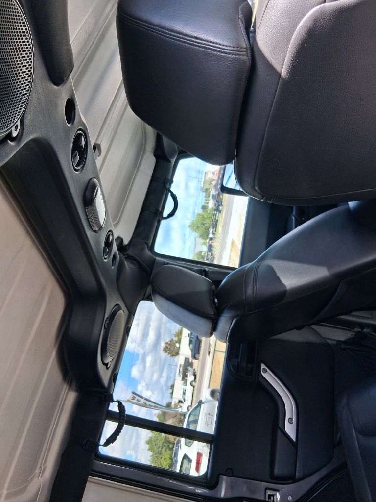 Photo 13 of this JEEP WRANGLER UNLIMI