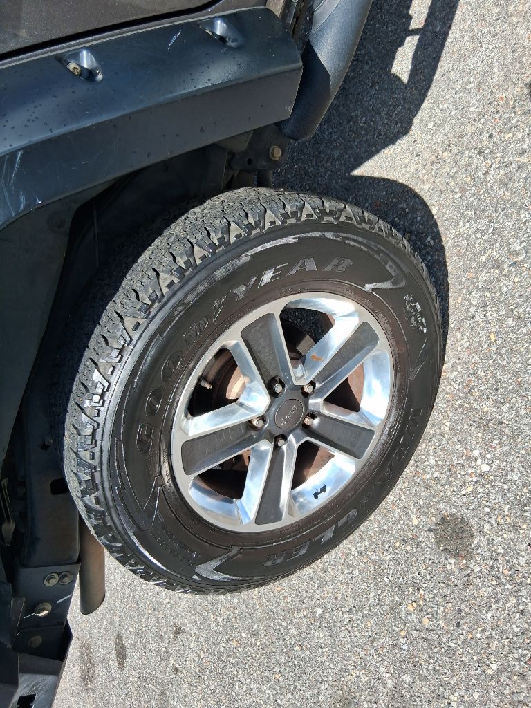 Photo 18 of this JEEP WRANGLER UNLIMI