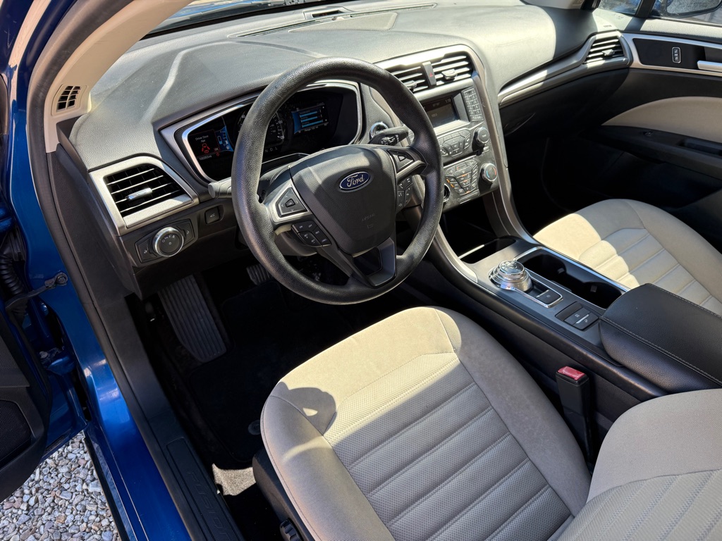 Photo 9 of this FORD FUSION