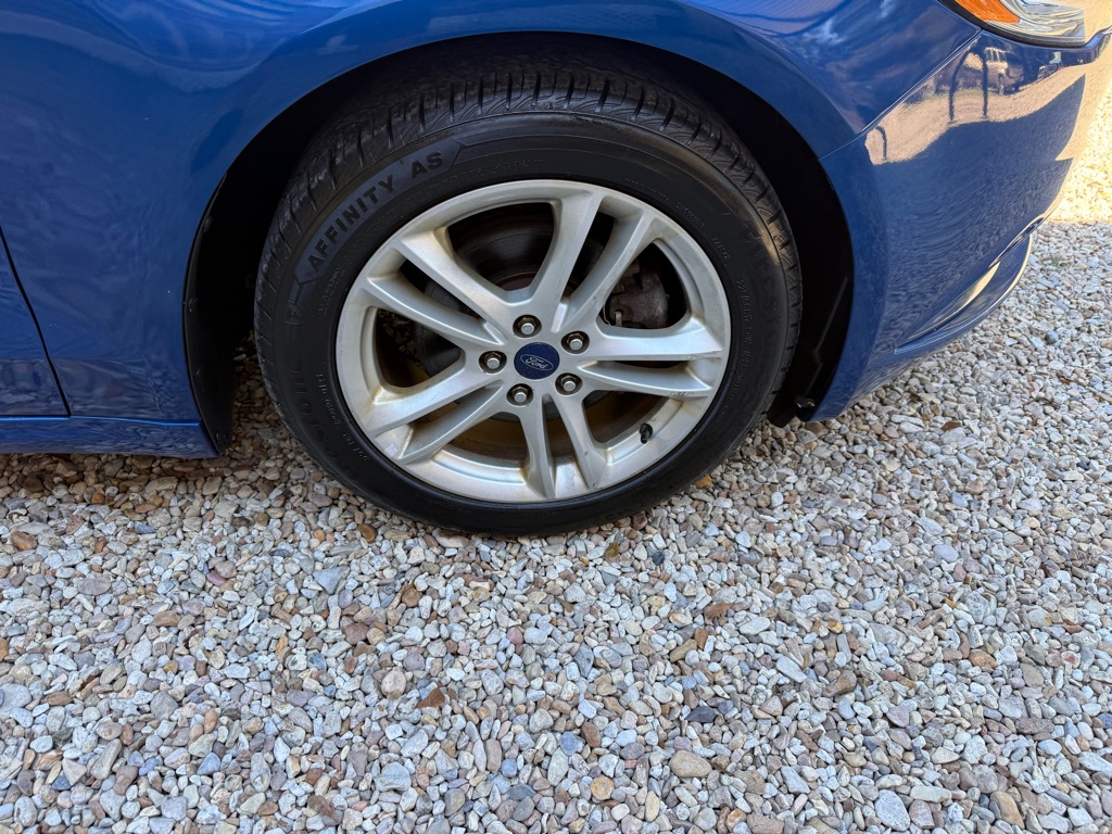 Photo 25 of this FORD FUSION