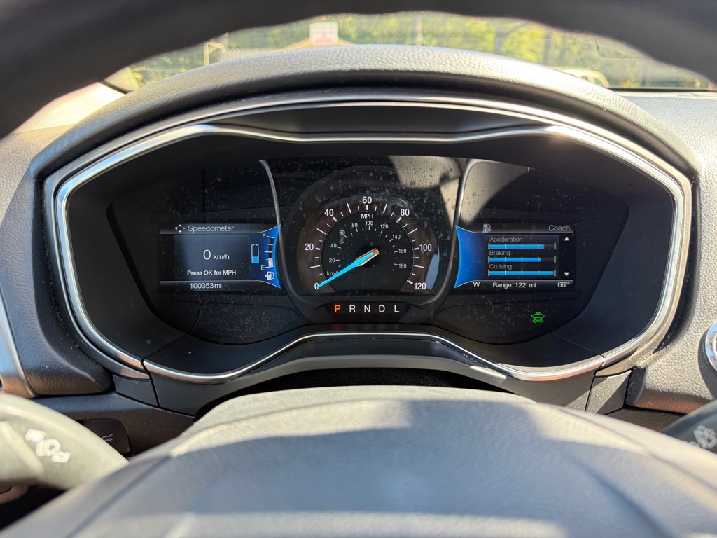Photo 16 of this FORD FUSION