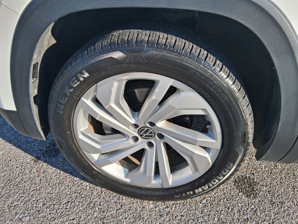 Photo 19 of this VOLKSWAGEN ATLAS