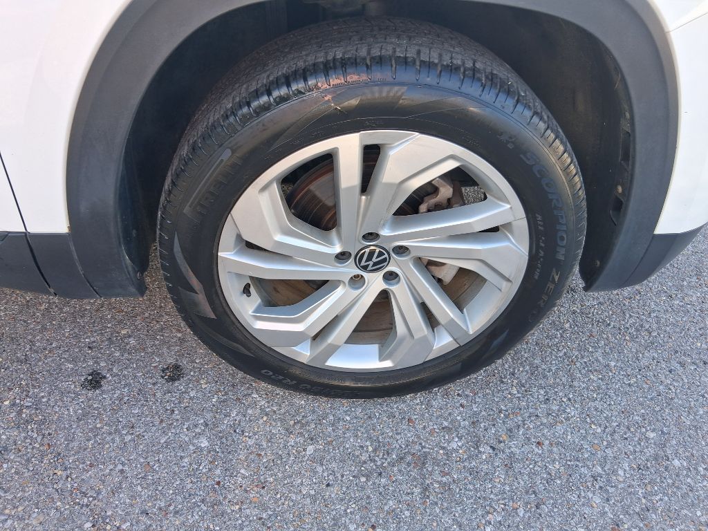Photo 20 of this VOLKSWAGEN ATLAS
