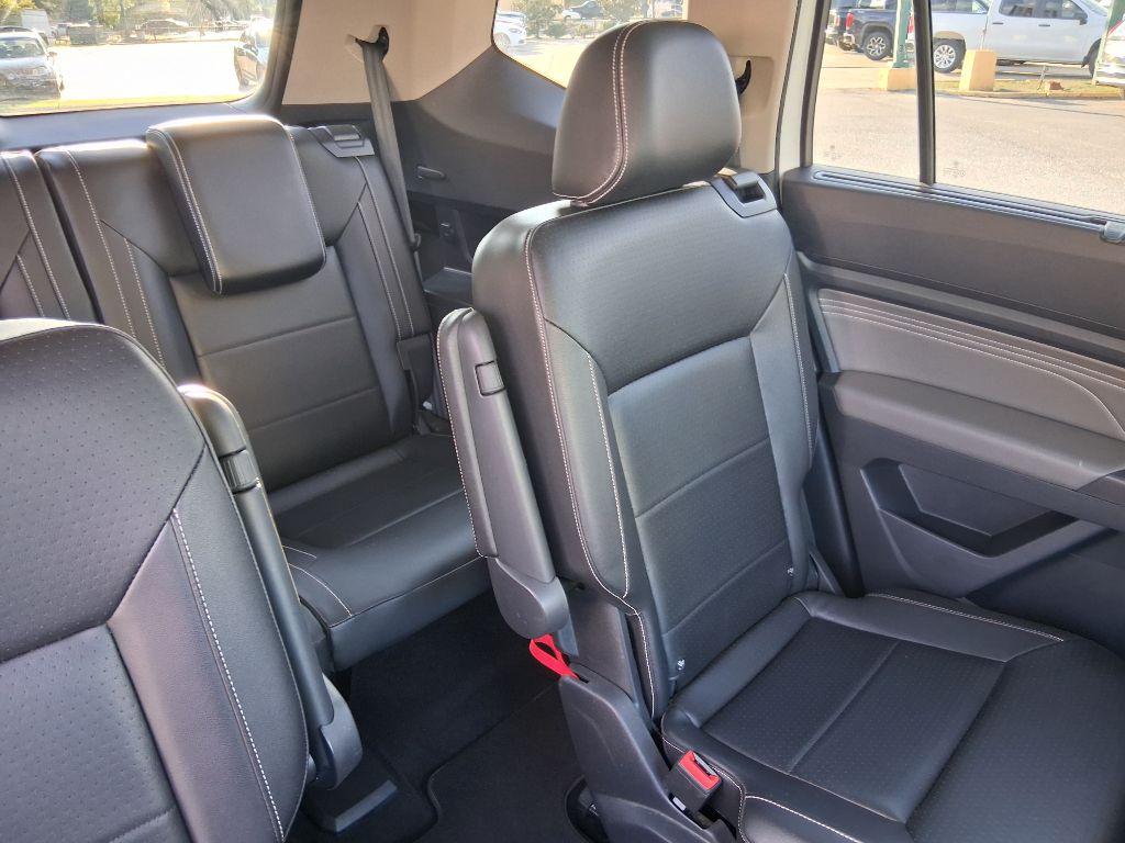 Photo 13 of this VOLKSWAGEN ATLAS