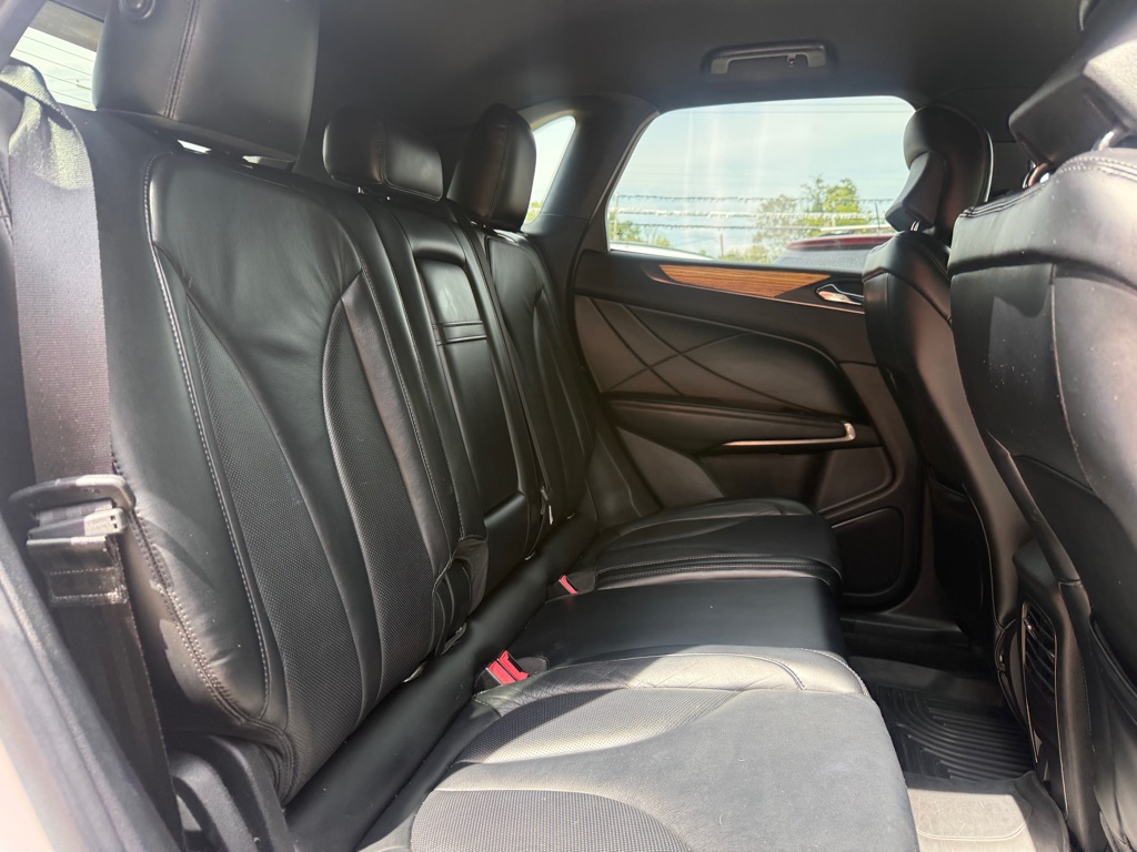 Photo 15 of this LINCOLN MKC