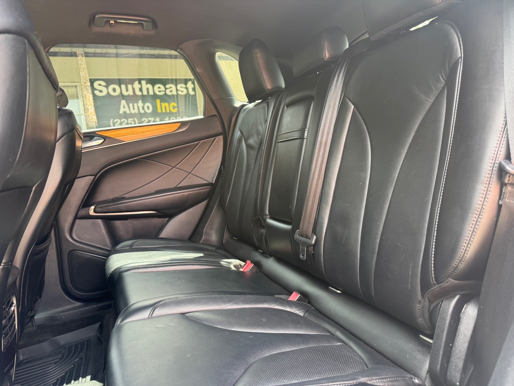 Photo 11 of this LINCOLN MKC