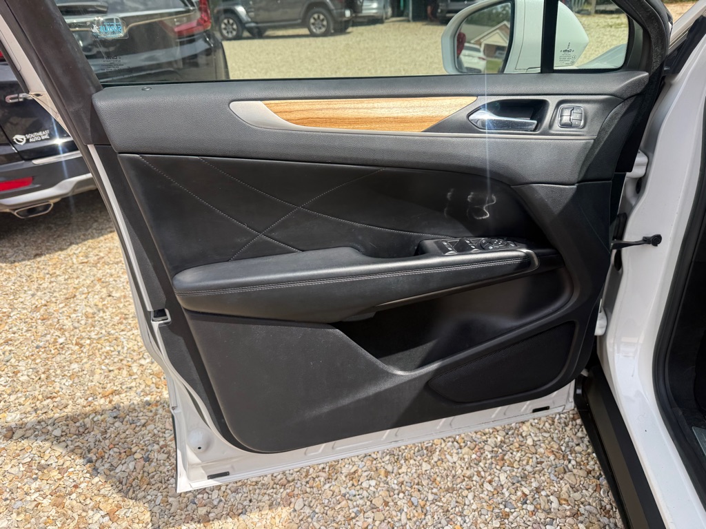 Photo 20 of this LINCOLN MKC