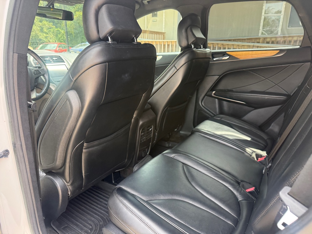 Photo 12 of this LINCOLN MKC