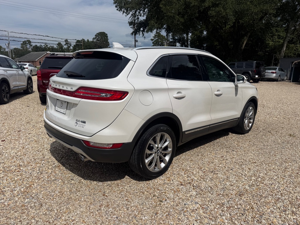 Photo 5 of this LINCOLN MKC