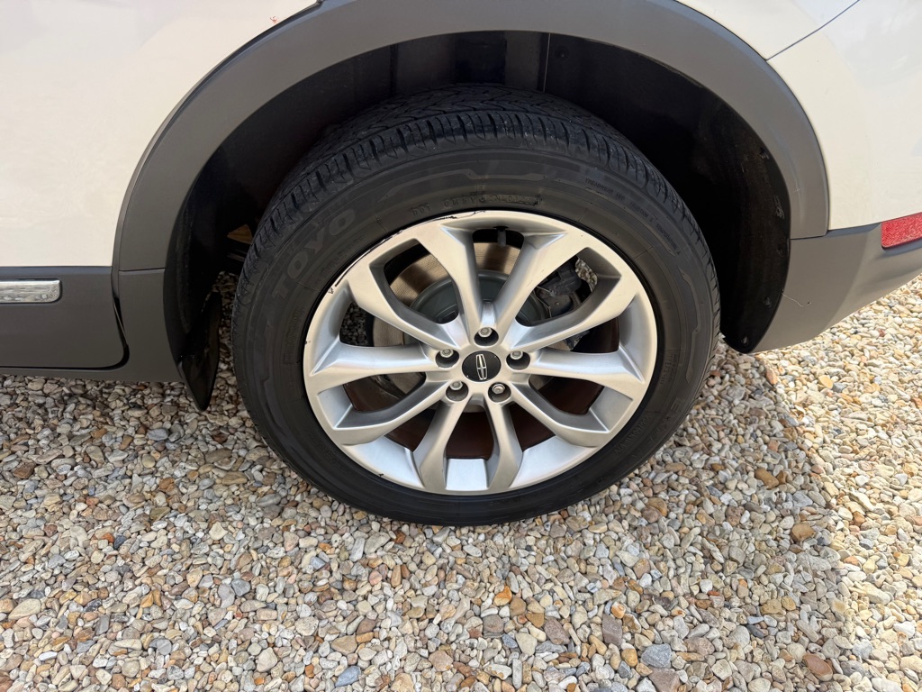 Photo 28 of this LINCOLN MKC