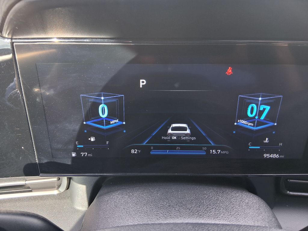 Photo 12 of this HYUNDAI ELANTRA