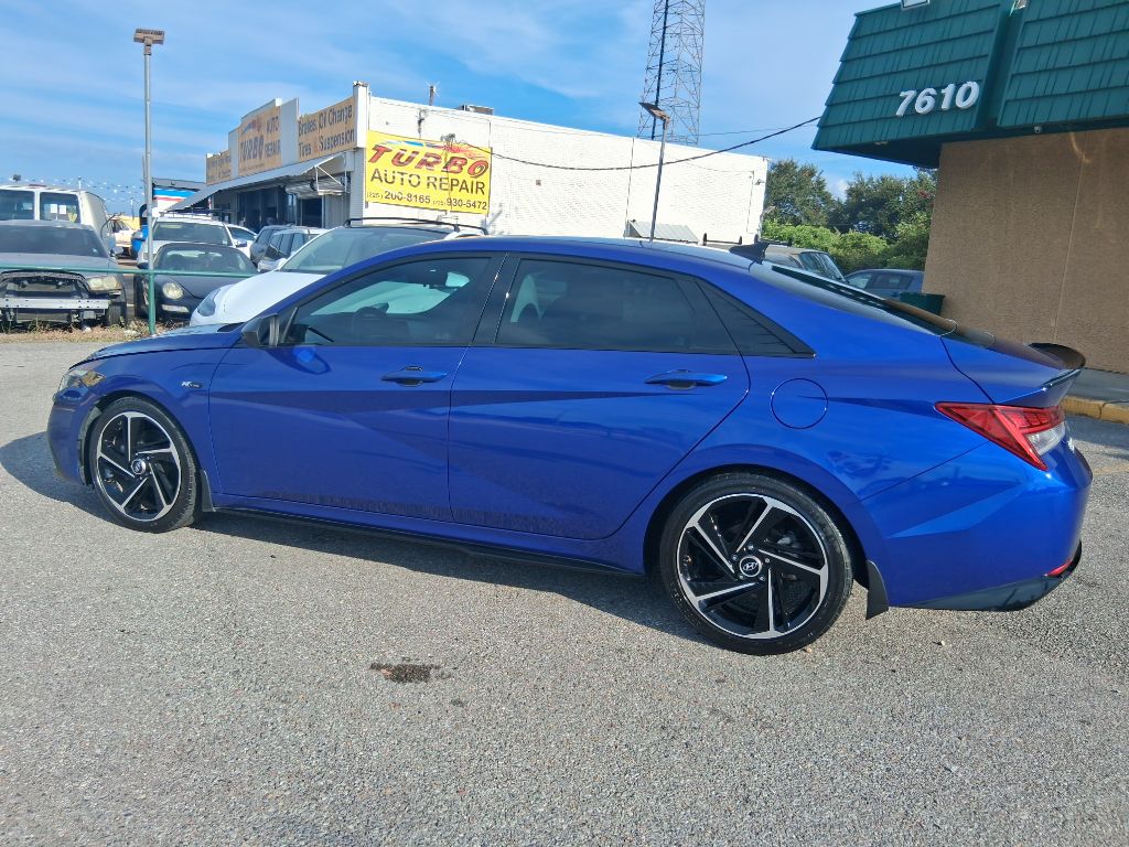 Photo 4 of this HYUNDAI ELANTRA