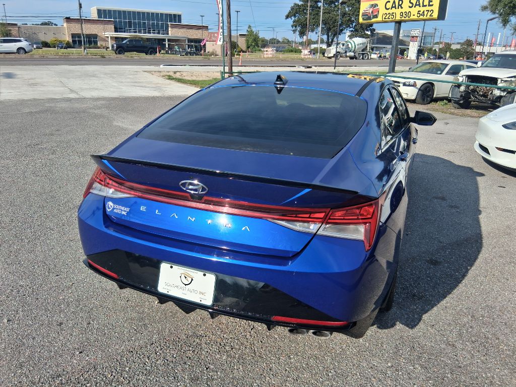 Photo 3 of this HYUNDAI ELANTRA