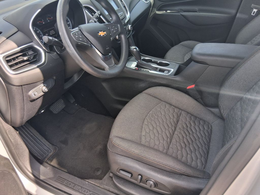Photo 12 of this CHEVROLET EQUINOX