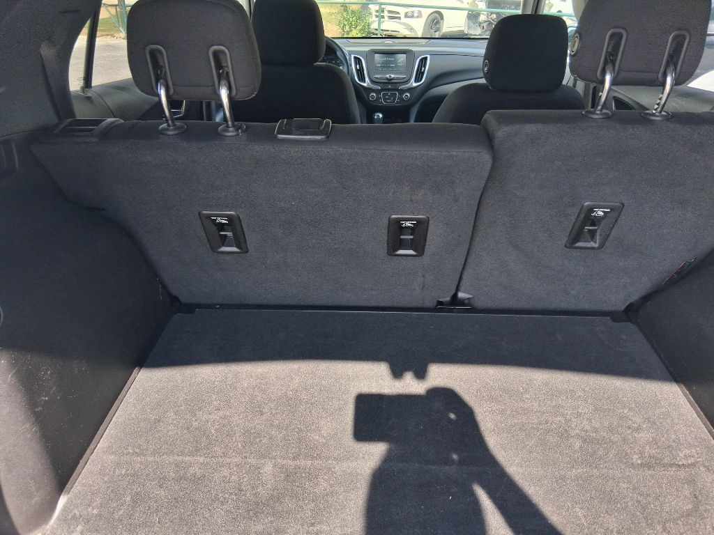Photo 10 of this CHEVROLET EQUINOX