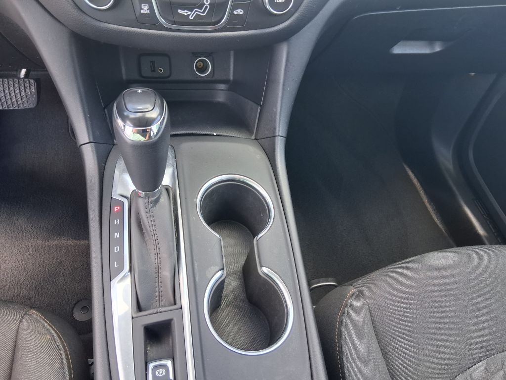 Photo 14 of this CHEVROLET EQUINOX