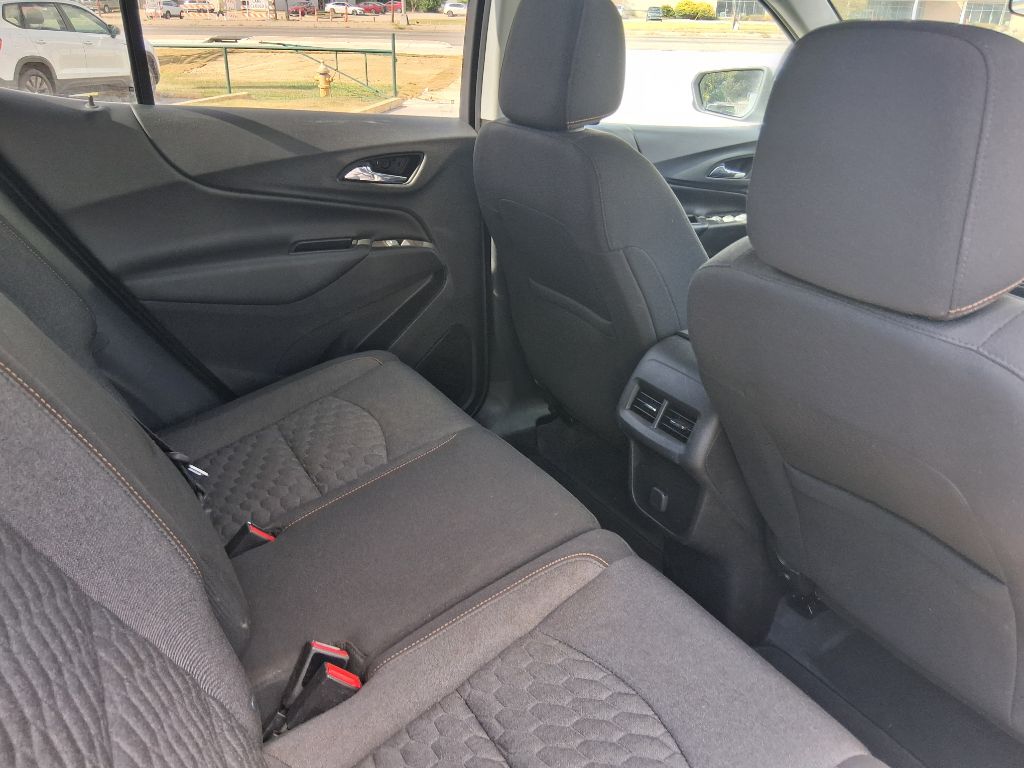 Photo 7 of this CHEVROLET EQUINOX