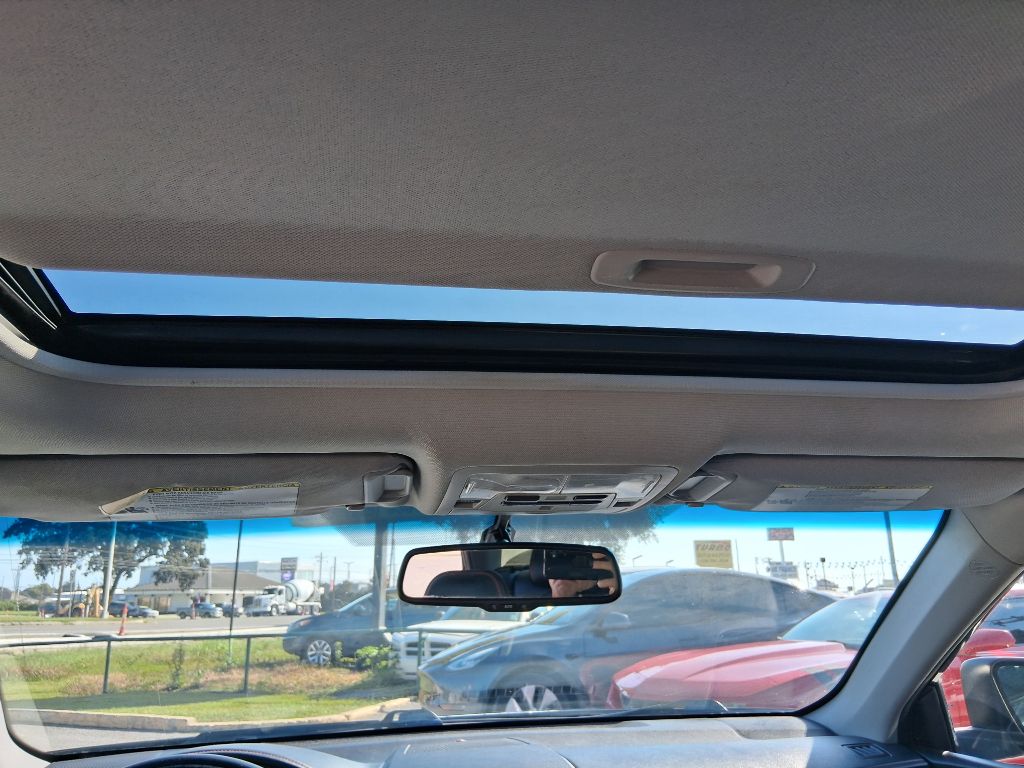 Photo 9 of this TOYOTA CAMRY
