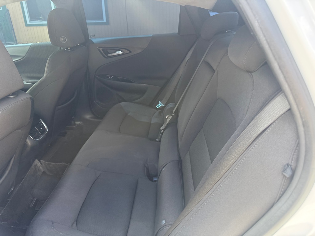 Photo 6 of this CHEVROLET MALIBU