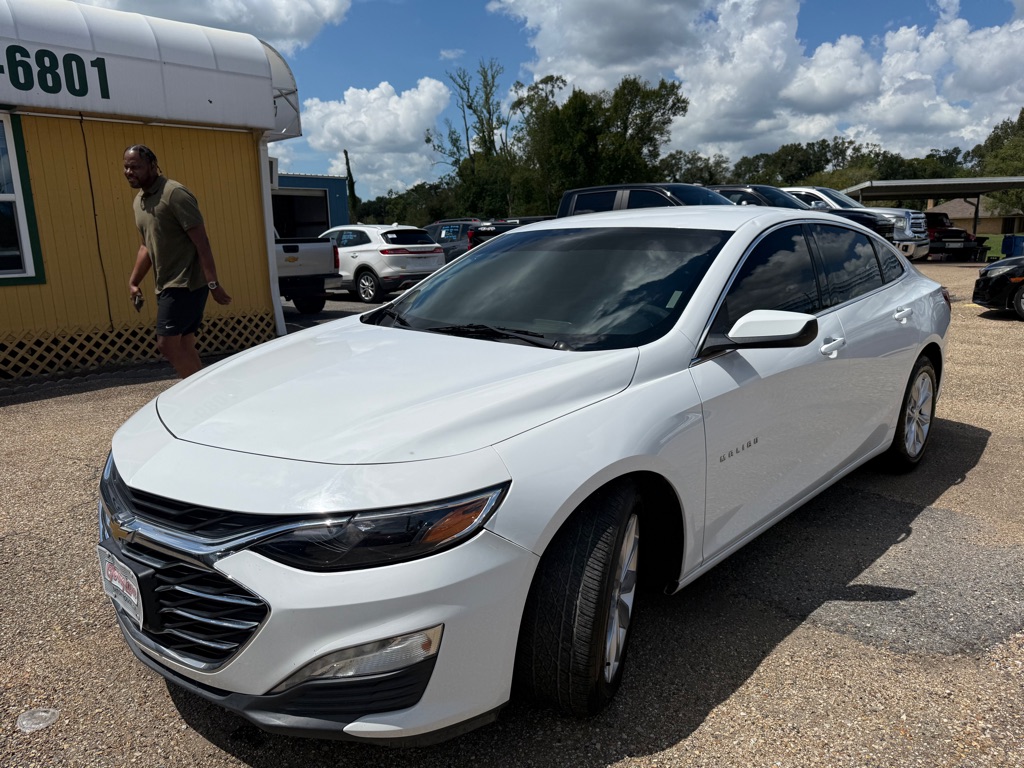 Photo 2 of this CHEVROLET MALIBU