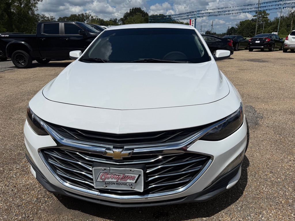Photo 3 of this CHEVROLET MALIBU